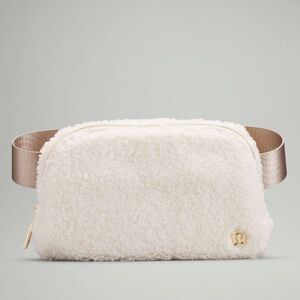 LULULEMON Everywhere Fleece Pile Teddy Belt Bag Fanny Pack Light Ivory Tan 1L